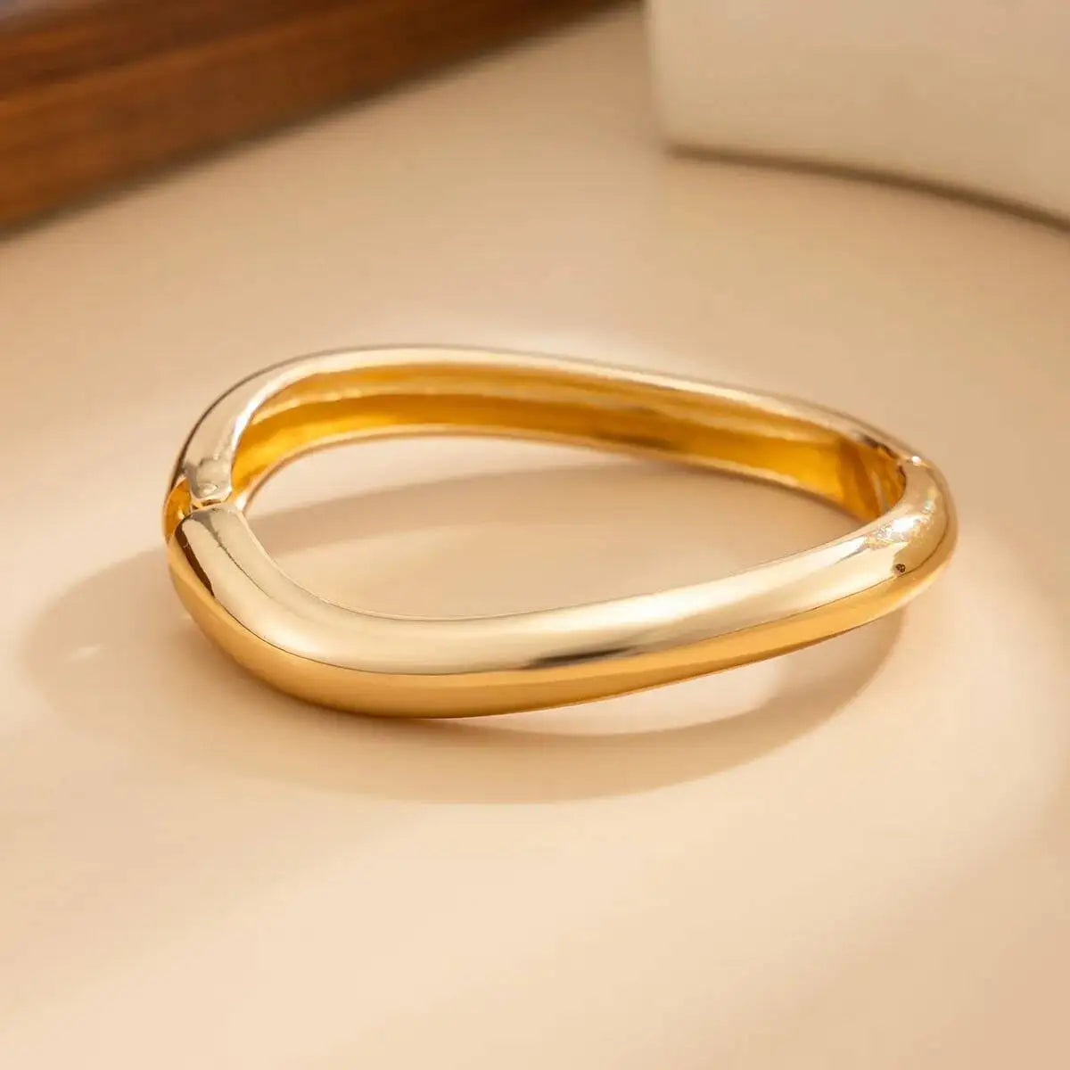 KunJoe Bohemian Stackable Off White Resin Acrylic Bracelet Women Vintage Geometric Round Metal Bangle Bracelet Fashion Jewelry