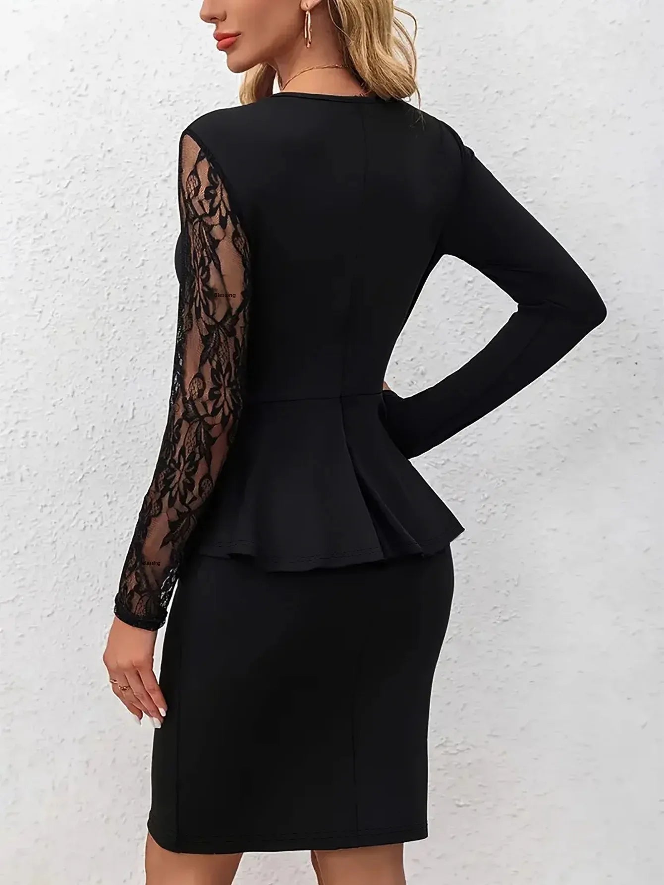 Plus Size Elegant Oversized Midi Dress Lace Splicing Blouse Style Pleated Hemline Fashionable Women's Clothing plus Size Dresses
