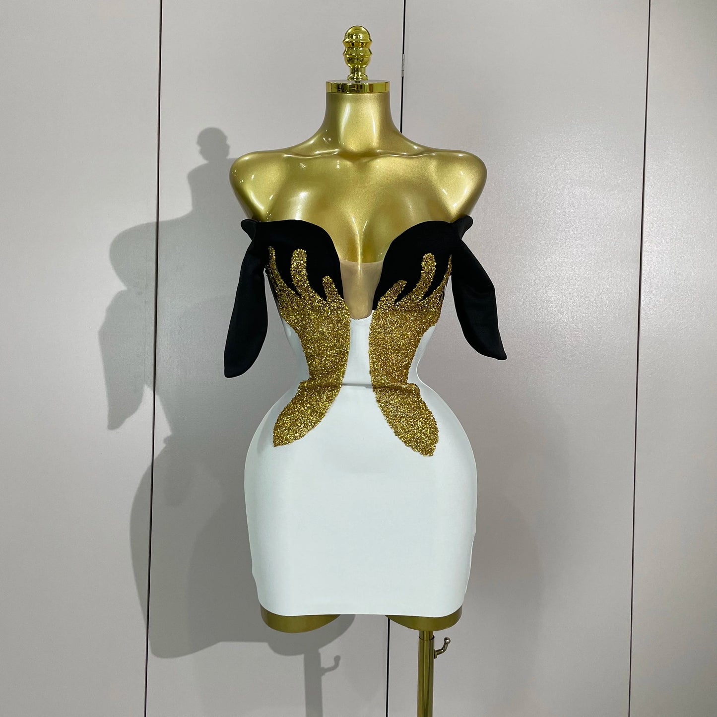 New Arrivals Sexy Shiny Golden Fine Diamonds White Bandage Mini Dress Women Celebrate Evening Prom Birthday Party Cocktail Dress