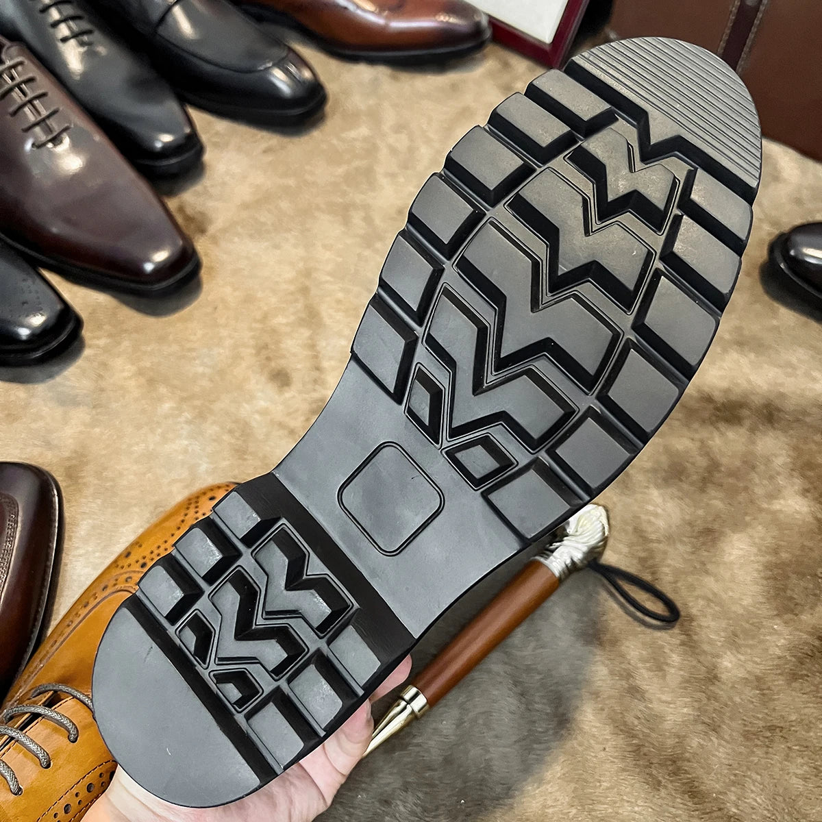 British Style Vintage Carved Business Genuine Leather Handmade Lace up Wedding Breathable  Dress Shoes for Men