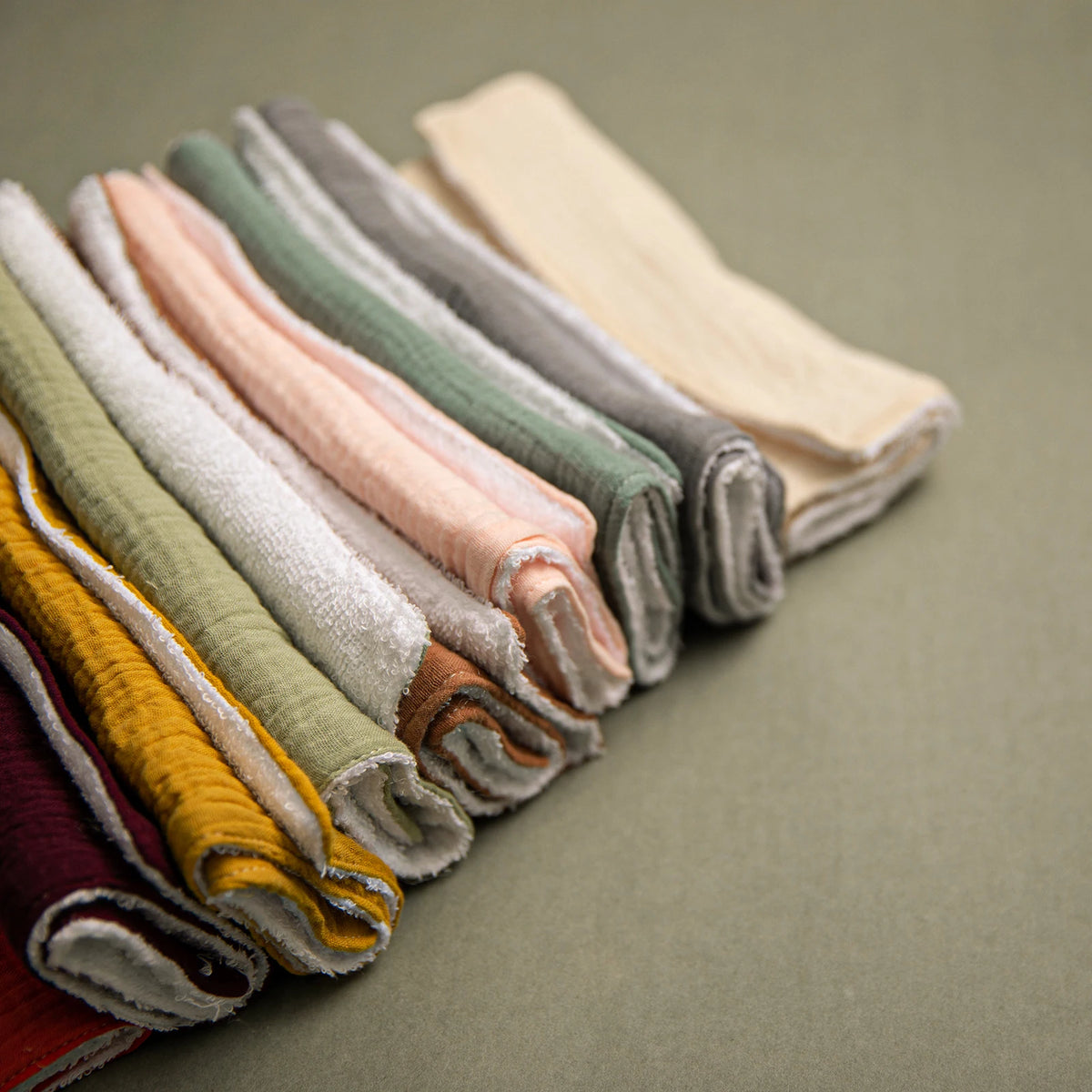 1PCS Newborn Baby Towel Soft Cotton Fabric Absorbent Gauze Bibs Feeding Bath Towel Baby Shower Gift Burp Cloth Kids Wipe