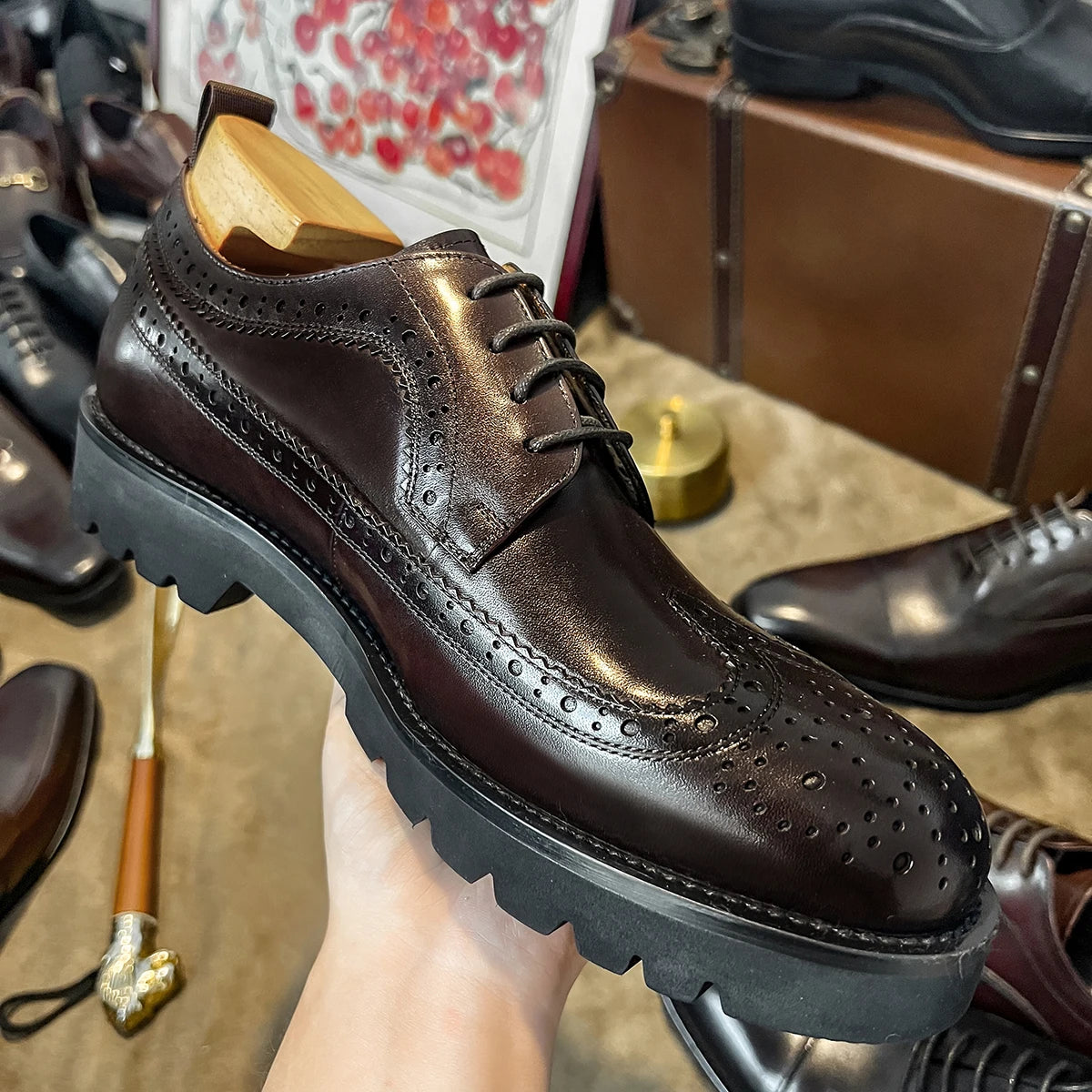British Style Vintage Carved Business Genuine Leather Handmade Lace up Wedding Breathable  Dress Shoes for Men