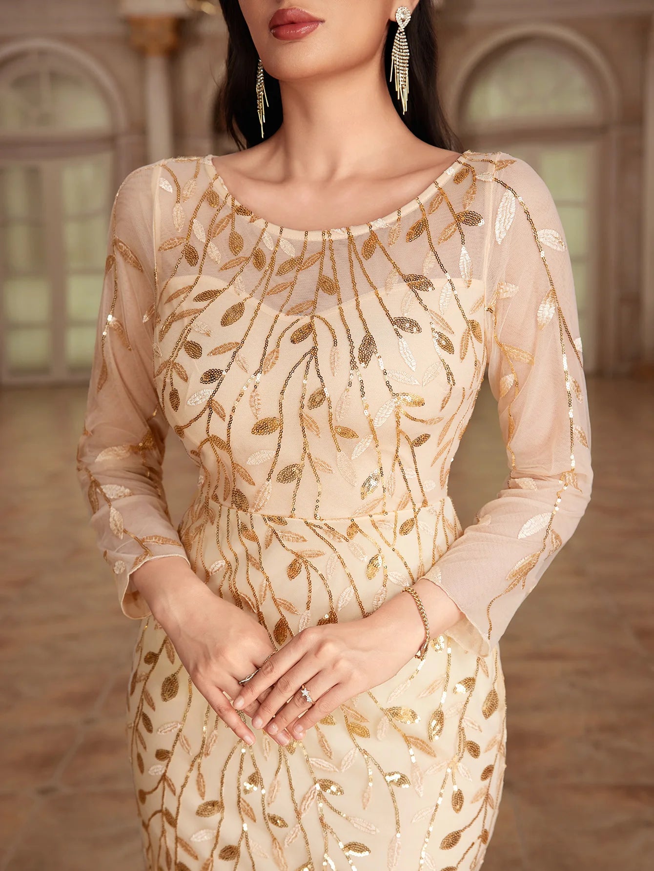 Elegant Round Neck Sequined Mermaid Long Formal Evening Dress With Long Sleeves