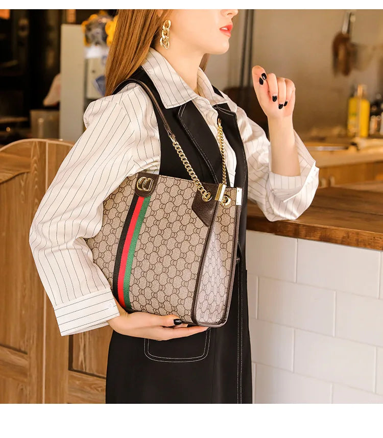 Fashionable Diaper Bag Trendy Crossbody Handbag For Business Women Elegant Leather Classic Designer Paris Style Large Capacity