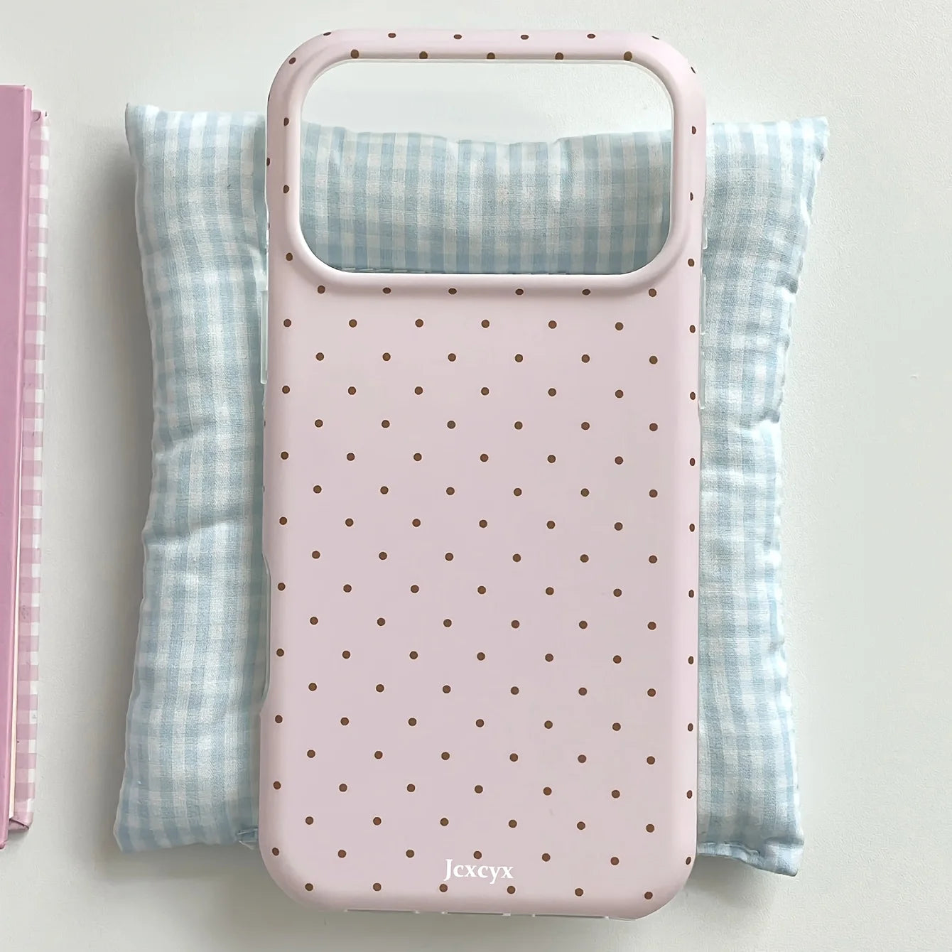 Cute polka dot contrasting phone case suitable for iPhone 17 16 15 14 13 12 11 Pro/Max/Plus anti drop and shockproof back cover