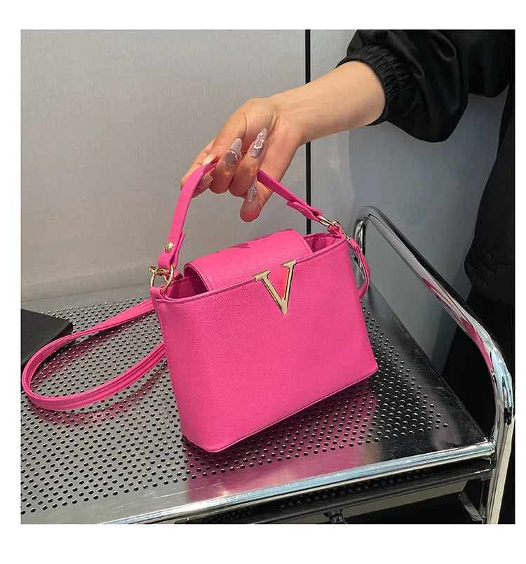 Luxury handbags for women 2026 New VLarge-capacity bucket bag for commuting, hand-held shoulder bag