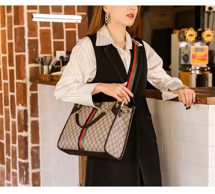 Fashionable Diaper Bag Trendy Crossbody Handbag For Business Women Elegant Leather Classic Designer Paris Style Large Capacity