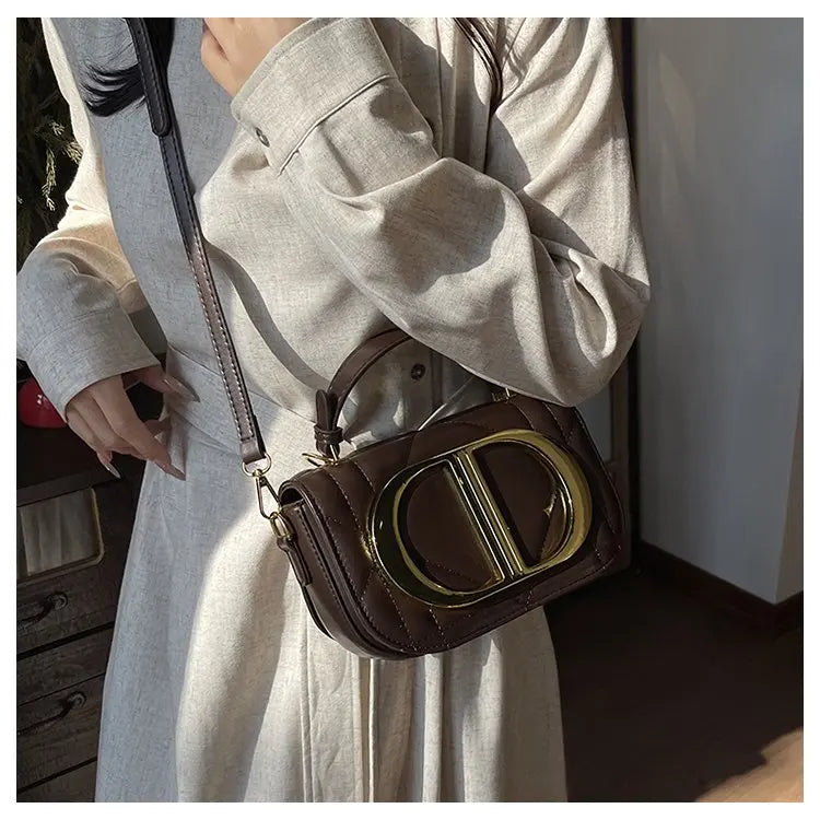 Luxury Chic Designer Diaper Bag For Women Large Capacity Tote Elegant Leather Crossbody Handbag For Fashionable And Practical