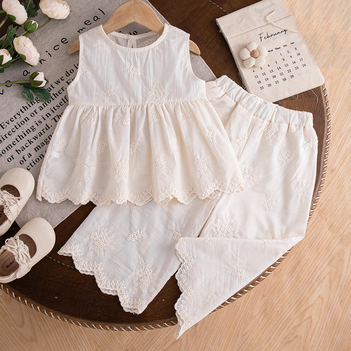 Summer New Casual And Comfortable Baby Girl Two-Piece Set, Sweet Beige Flower Children'S Clothing (9 Months -4 Years Old)