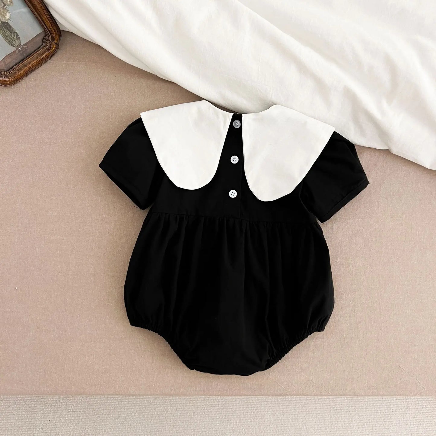 New Baby Girls Clothing Summer Infant Baby Girls Jumpsuit Retro Short Sleeve Cotton Embroidery Bow Newborn Baby Girls Bodysuits