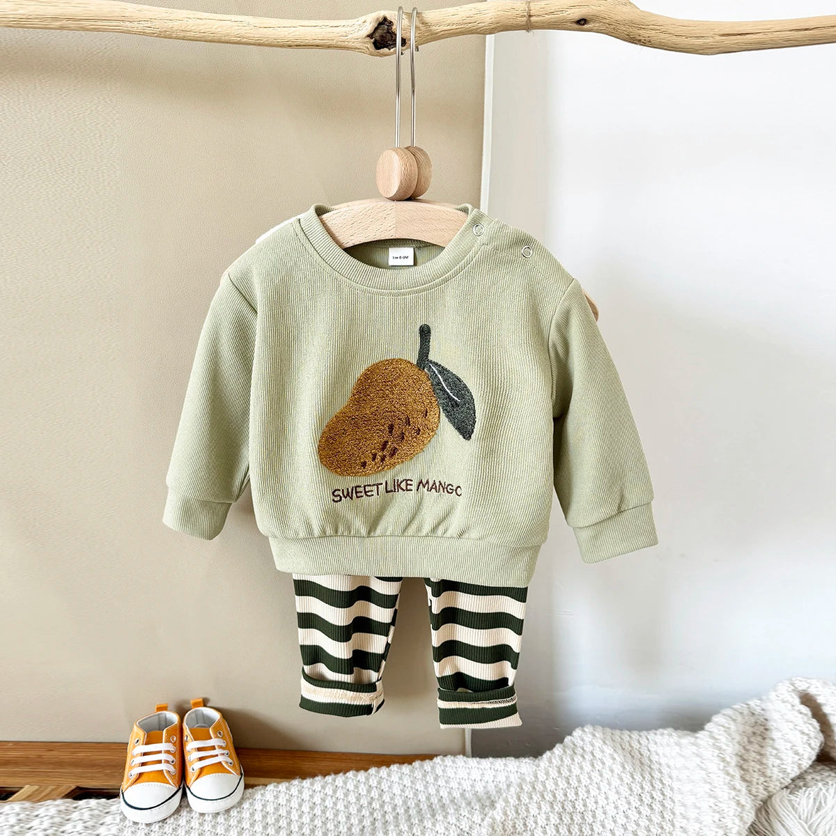 2025 Infant Outfit New Baby Winter Clothes Cartoon Mango Sweatshirt Top Pants 2Pcs Boys Girls Infant Suit Newborn Clothes Fall