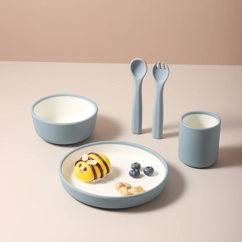 Modern Scandinavian Style 5-Piece Baby Feeding Set, Minimalist Two-Tone Silicone Bowls & Plates, No-Suction feeding set  Design