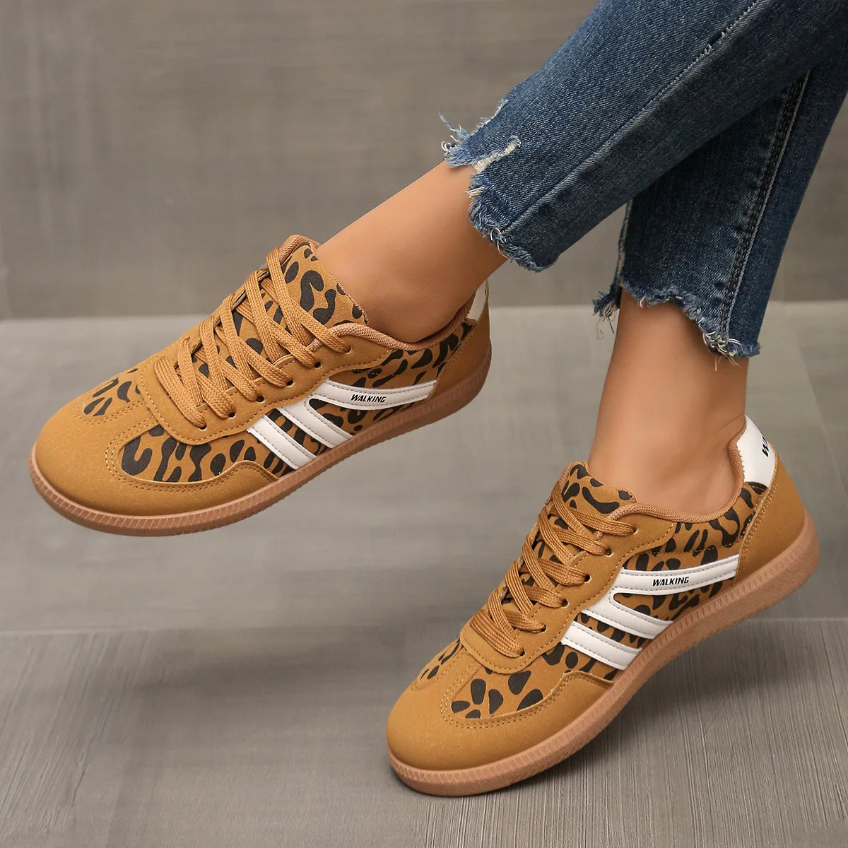 Women Sneakers 2025 Spring New Luxury Flat Loafers Comfortable Slip on Soft Female Sneakers Lightweight Outdoor Shoes for Women