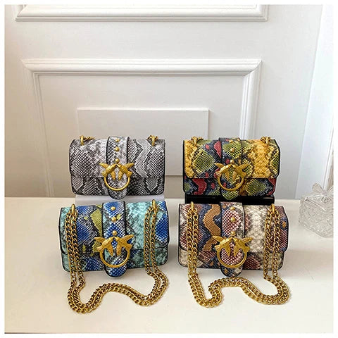 Light Luxury Elegant Retro Niche Heavy Work Design Crossbody Bag Stylish High End Purse for Women