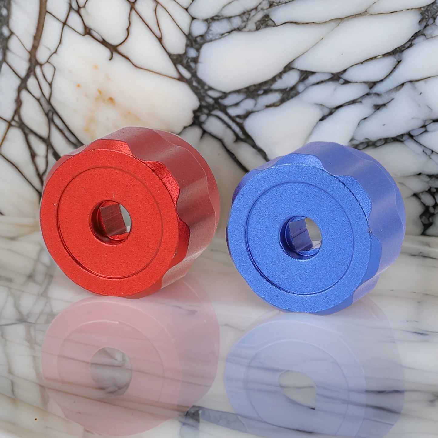 2Pcs Round Wheel Handle Faucet Handles Manifold Gauges Knob Aluminum Alloy Red Blue 34mm Diameter 6.6mm Square Mounting Hole