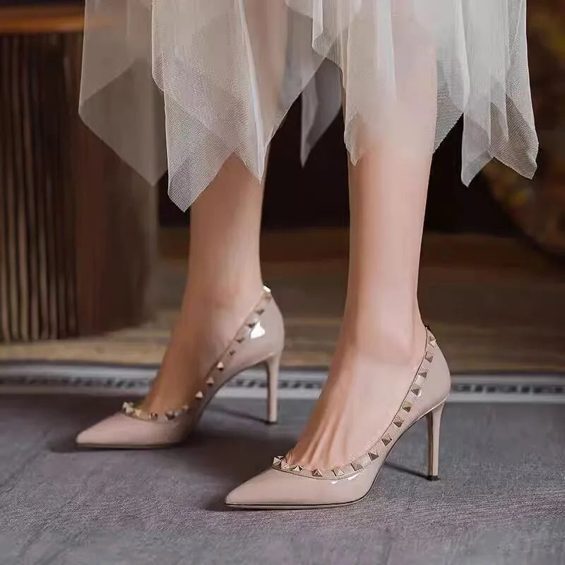 2025Lady Lock Studs Sexy Real Authentic Leather Trendy Fashion Shoes Pointy Toe Shiny Pumps