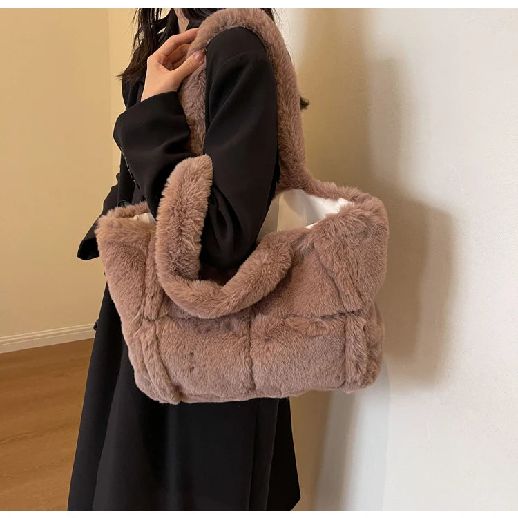 Luxury Faux Fur Women's Shoulder Bags Large Capacity Soft Plush Casual Tote Bags Winter Fashion Female Travel Purse Handbags