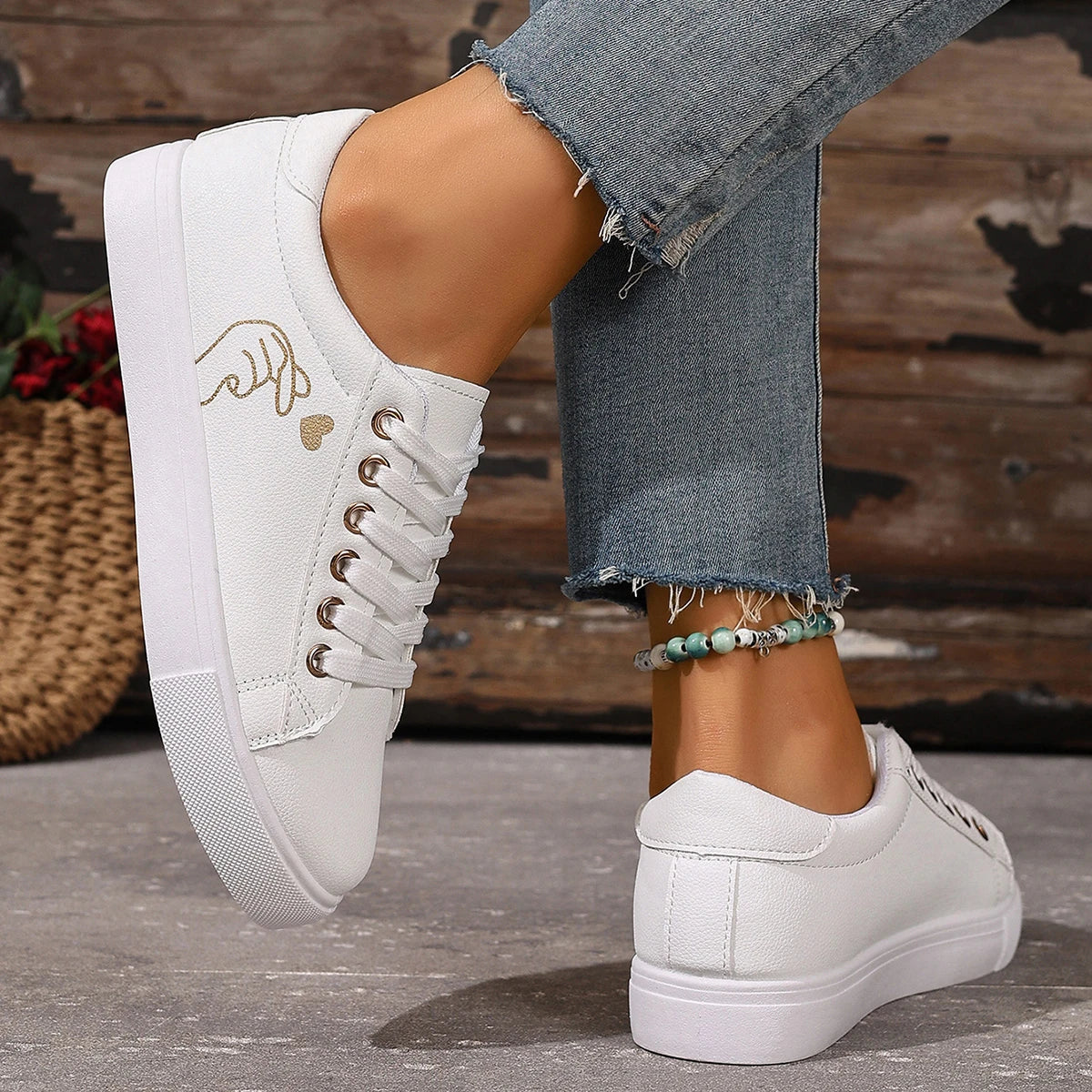 Fashion White Breathable Women Running Shoes New Spring Autumn Embroidered Flower Lace-Up Casual Sneakers Zapatos De Mujer
