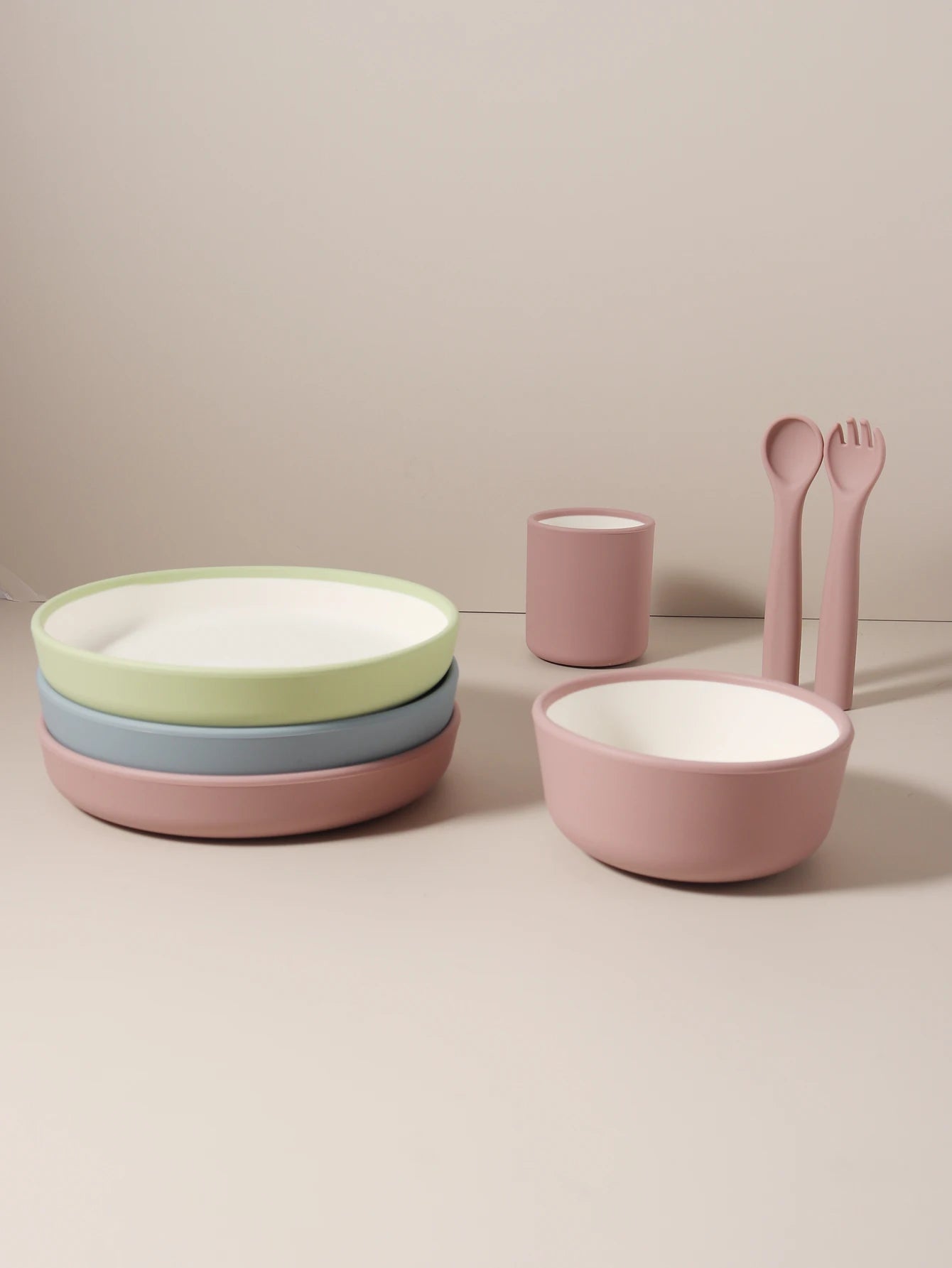 Modern Scandinavian Style 5-Piece Baby Feeding Set, Minimalist Two-Tone Silicone Bowls & Plates, No-Suction feeding set  Design
