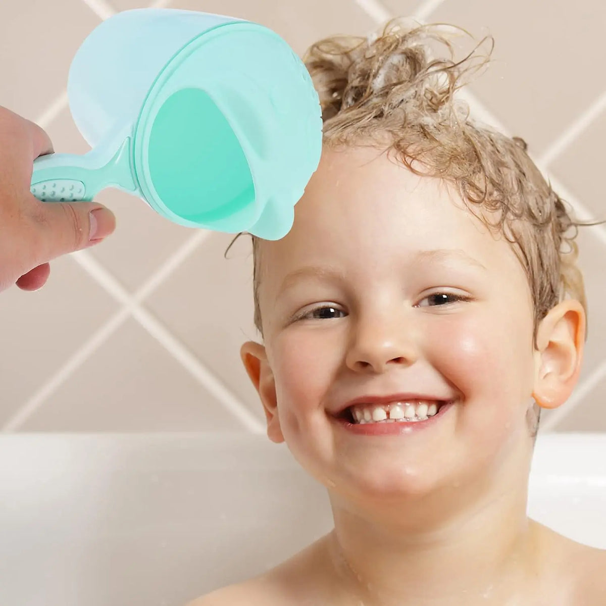 1PC Baby Shampoo Cup Baby Bath Bucket Kids Bath Spoon Child Hair Wash Cup Baby Bath Kit Cute Cartoon Baby Bath Play Funny Bucket