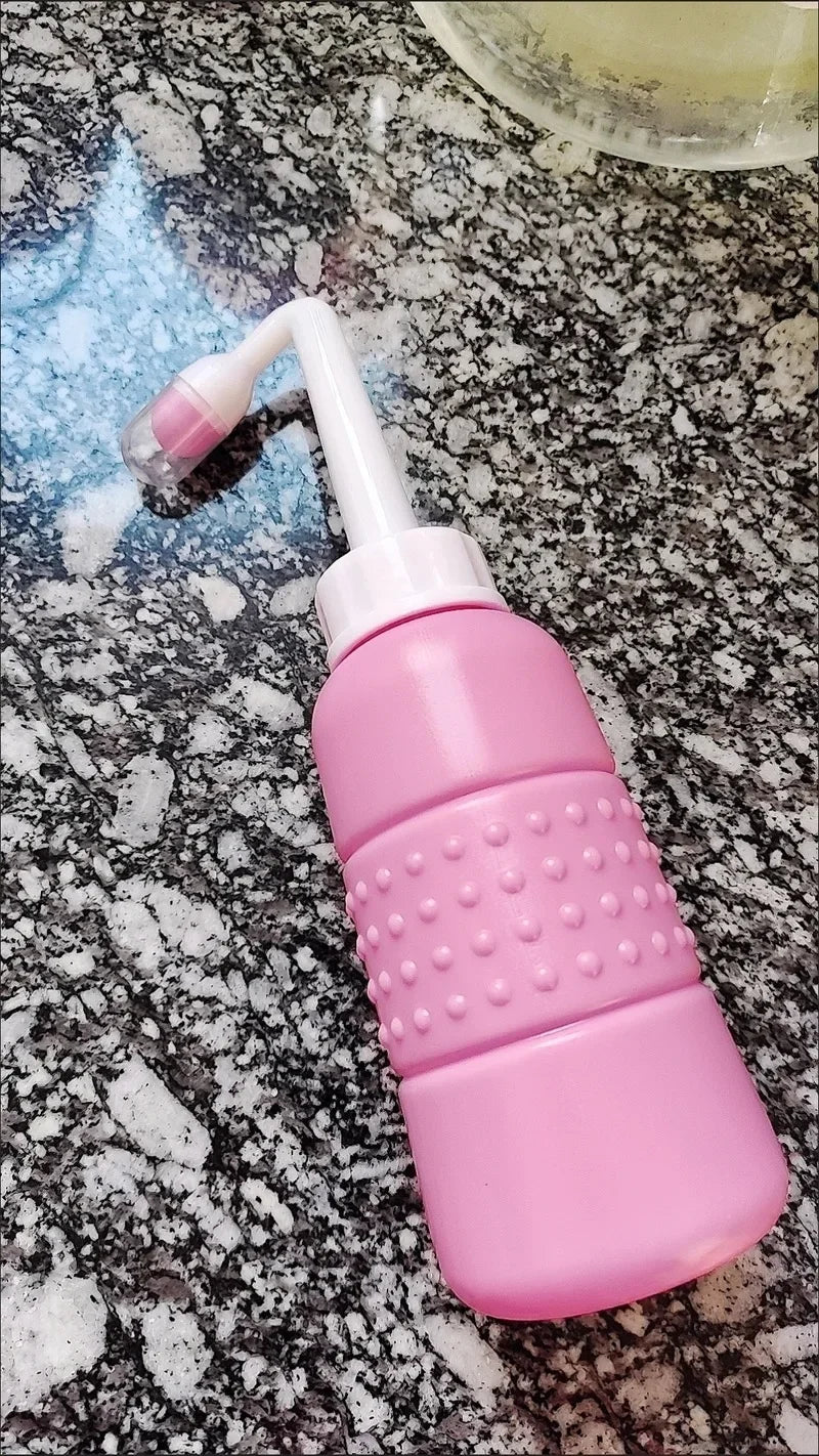 Baby Showers Mom Peri Bottle for Postpartum Essentials Feminine Care MomWasher for Perineal Recovery Cleansing After Birth 500ML