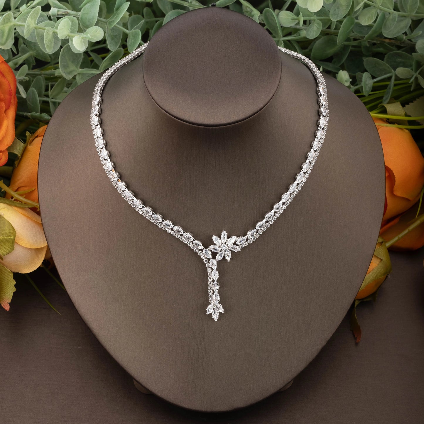 1 Piece of Elegant Cubic Zirconia Inlaid Flower Design Jewelry Set Suitable for Women to Wear at Weddings, Banquets, and Parties. Gift Box Not Included