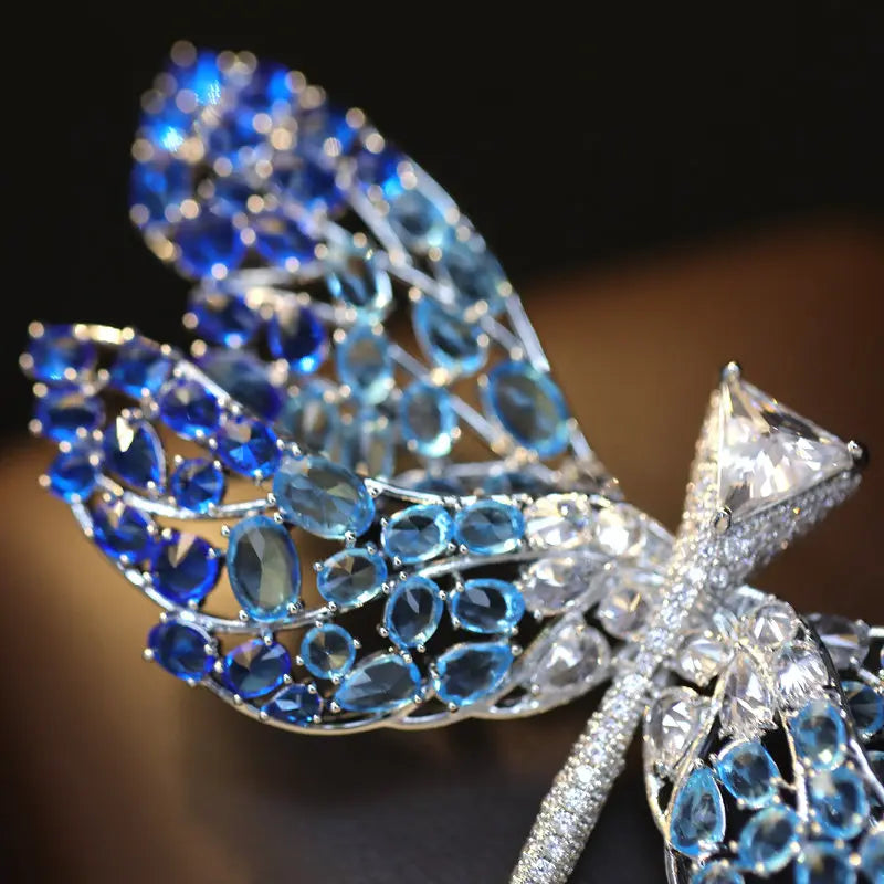 2026 Woman Brooches Luxury Designer Rose Butterfly Dragonfly Vase Bow Broche Pin Micro-inlaid Zircon Elegant Coat Accessories