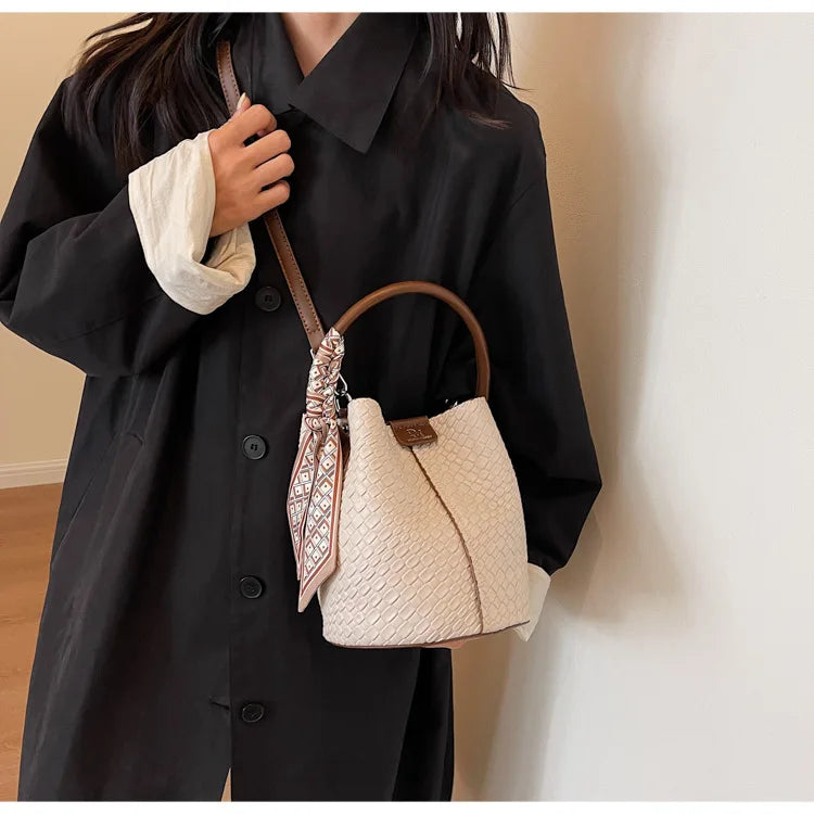 Women's Woven Bucket Bags Crossbody Purse, Elegant Tote for Travel & Formal Events, Durable Wipe-Clean Luxury Handbag