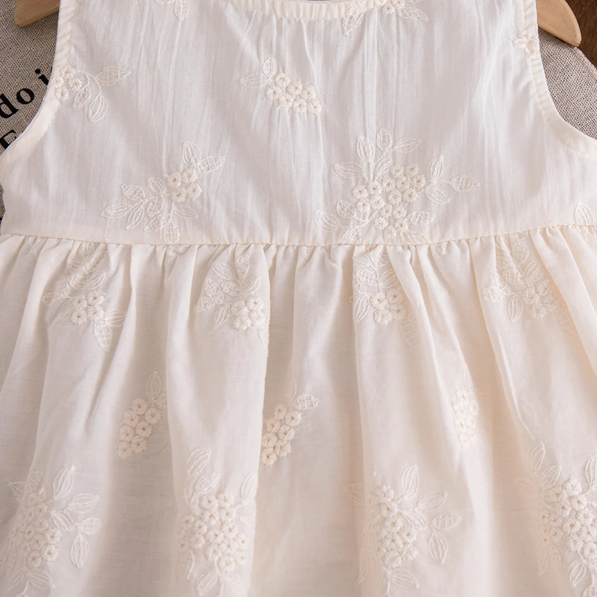 Summer New Casual And Comfortable Baby Girl Two-Piece Set, Sweet Beige Flower Children'S Clothing (9 Months -4 Years Old)