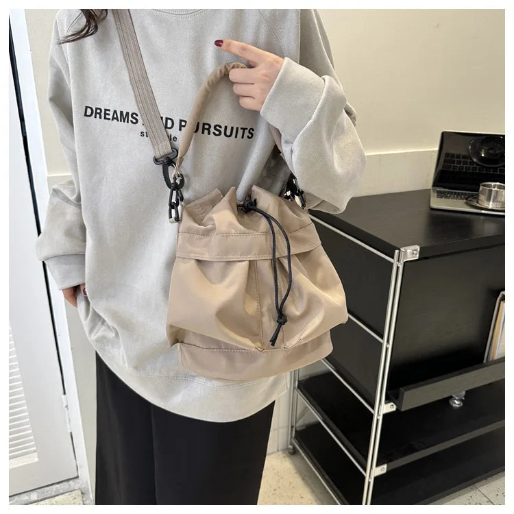 Fashionable Crossbody Bags for Women Shoulder Bag Large Capacity Oxford Women Bucket Bag Purse and Handbags