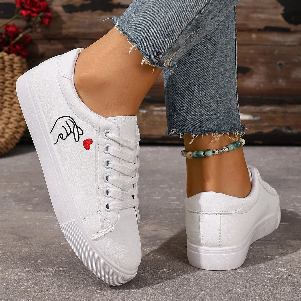 Fashion White Breathable Women Running Shoes New Spring Autumn Embroidered Flower Lace-Up Casual Sneakers Zapatos De Mujer