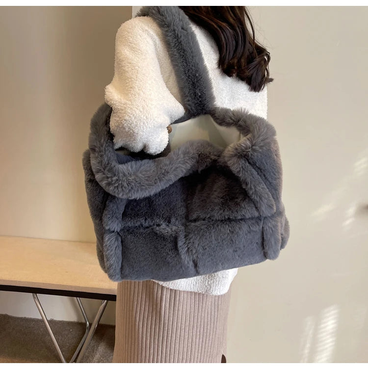 Luxury Faux Fur Women's Shoulder Bags Large Capacity Soft Plush Casual Tote Bags Winter Fashion Female Travel Purse Handbags