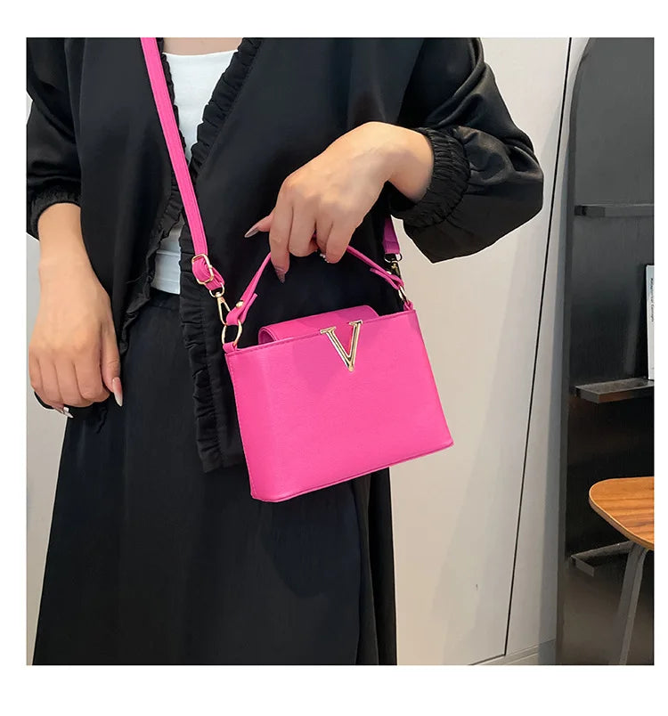Luxury handbags for women 2026 New VLarge-capacity bucket bag for commuting, hand-held shoulder bag