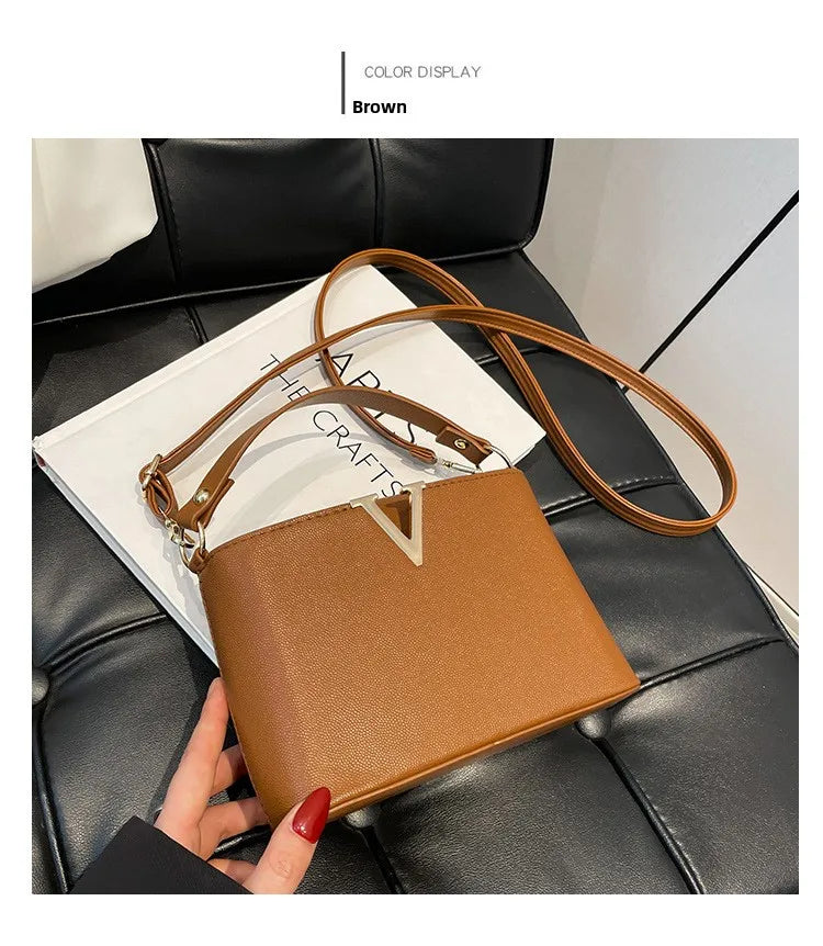 Luxury handbags for women 2026 New VLarge-capacity bucket bag for commuting, hand-held shoulder bag