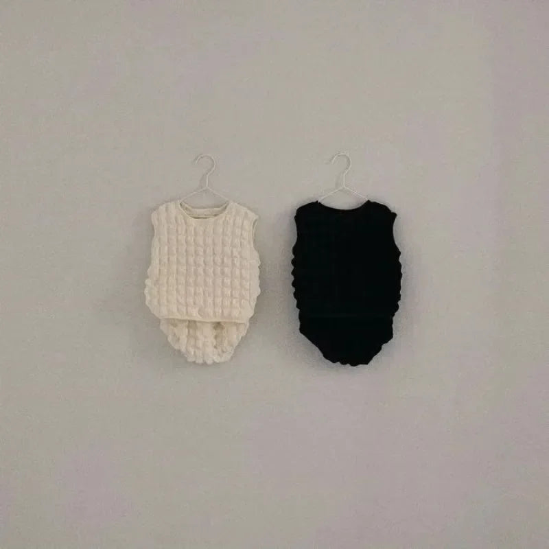 Summer Baby Girls Sets Bubble Grid Round Collar Sleeveless Solid Color Vest Tops+Bread Shorts Fashion Newborn Clothes A15613