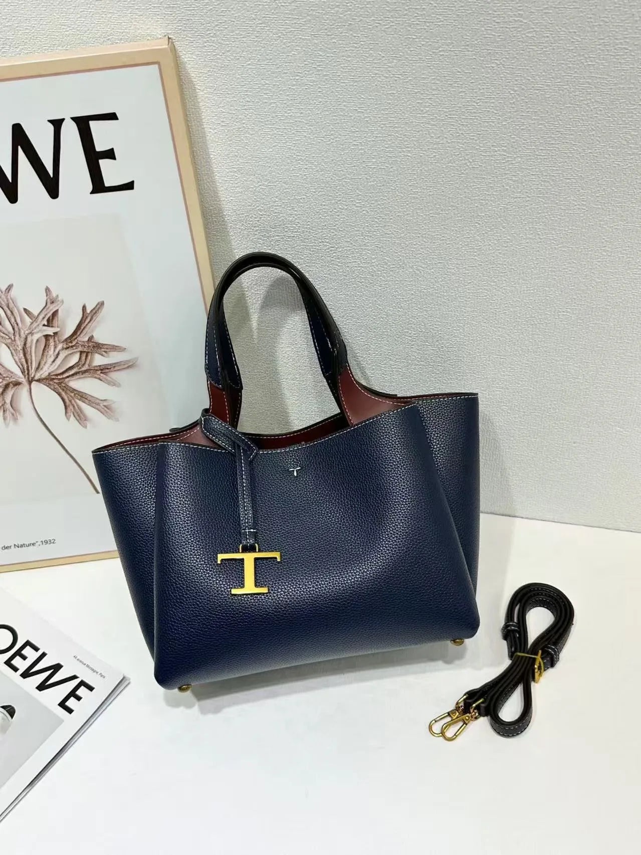 Fashionable Minimalist Diaper Bag: Elegant Crossbody Messenger Bag For Women With Luxury Designer Logo And Large Capacity