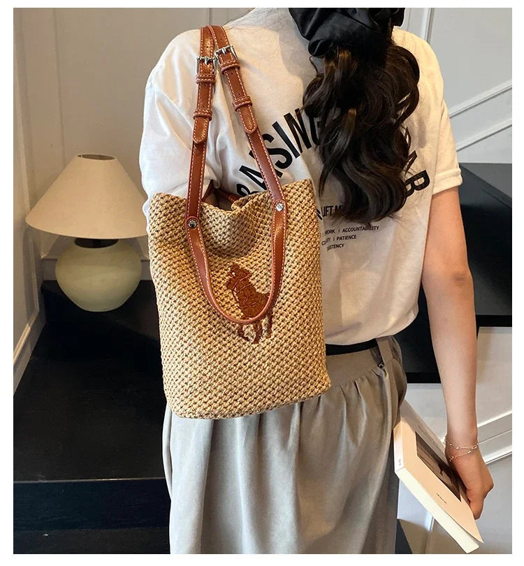 Fashionable Messenger Bag Women, Leather Shoulder Handbag With Gold Hardware, Elegant Crossbody For Daily Use Mom' Bag