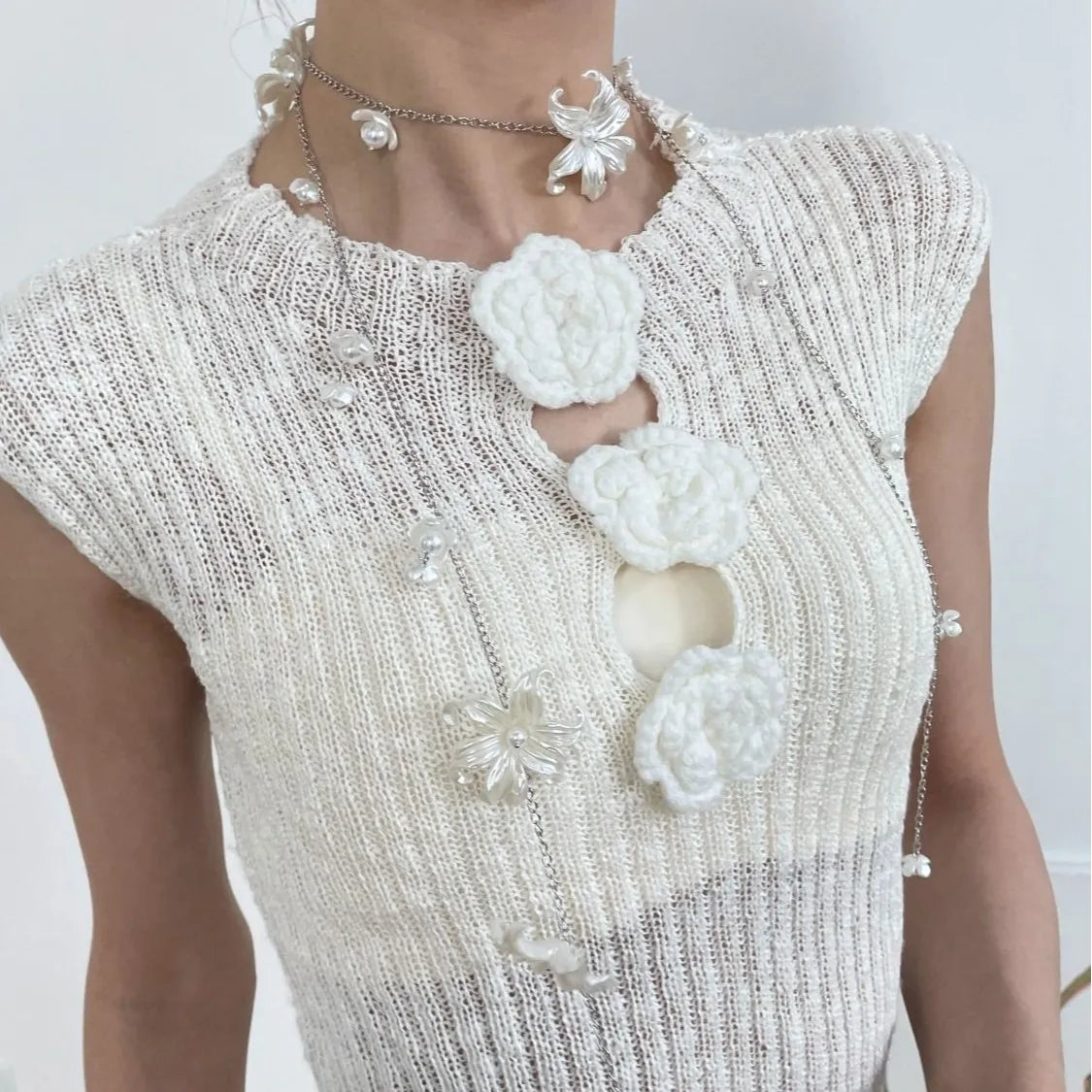 New Flower Pearl Tassel Necklace For Women Ladies Sexy Pearl Multi-Layer Body Chain Vintage Stacking Beaded Sweater Accessories