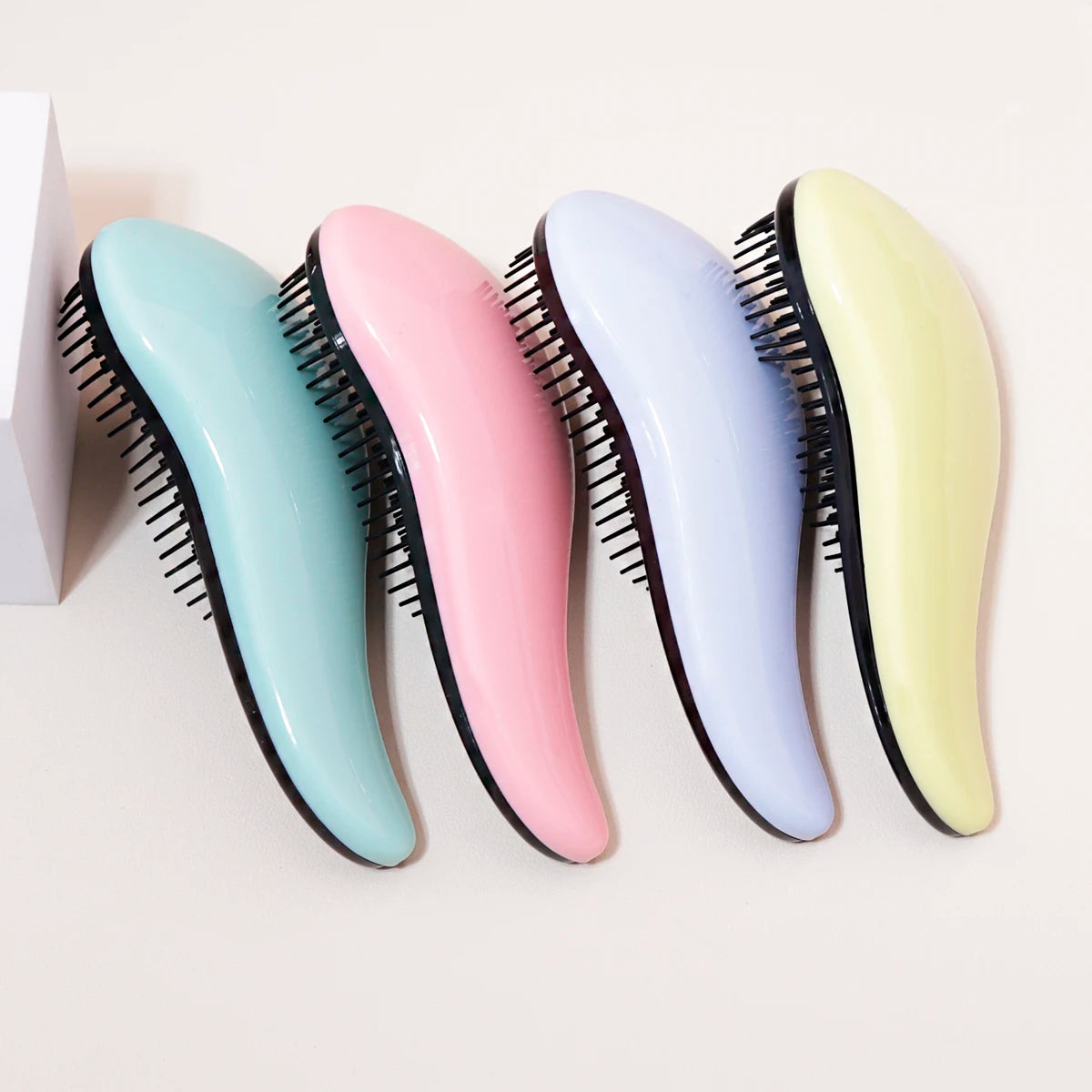 Antistatic Massage Detangling Brush, Wet Curly Hair Winding Shower Brush, Salon Hairdressing Tool, Ideal for Real Hair Wigs