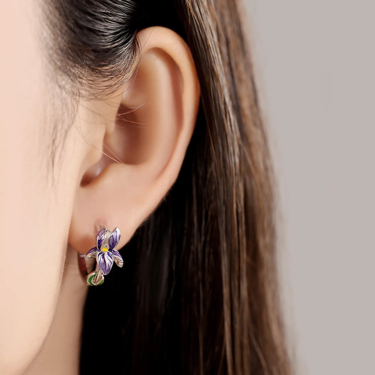 925 Sterling Silver Needle Iris Flower Hoop Earrings for Women Original Elegant Versatile Jewelry Birthday Party Fine Gift 2026