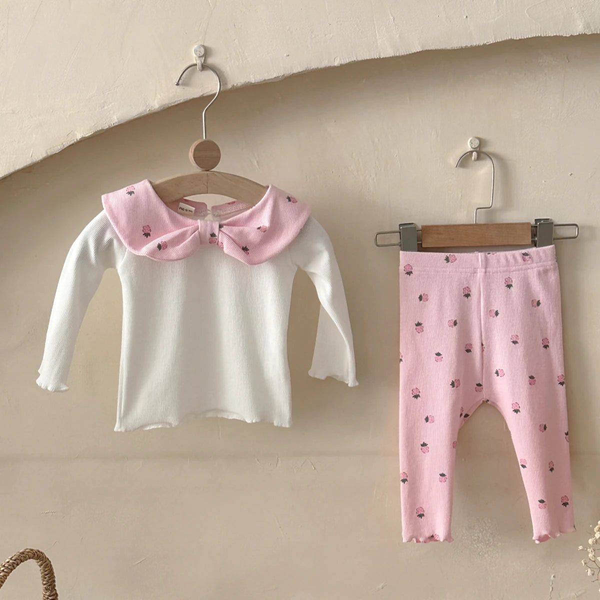 Baby Clothing Sets Autumn Cotton Cute Strawberry Print 2 PCS Kids Sets Sport Baby Girls Clothes Top+Pants 1-3 Years