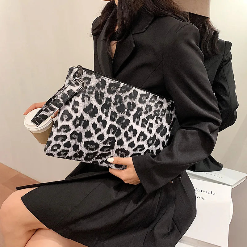 Fashion Luxury Handbags Women Bag PU Leather Clutch Ladies Evening Envelope Bag Female Day Clutches Purse Portable Wristlet Bag