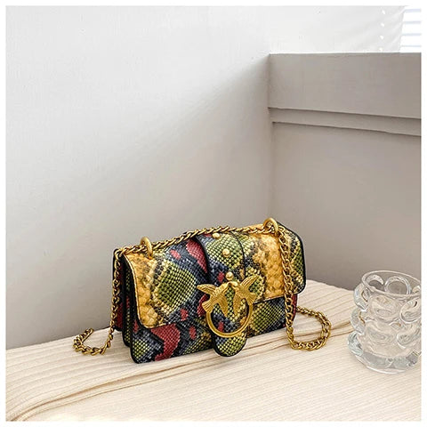Light Luxury Elegant Retro Niche Heavy Work Design Crossbody Bag Stylish High End Purse for Women