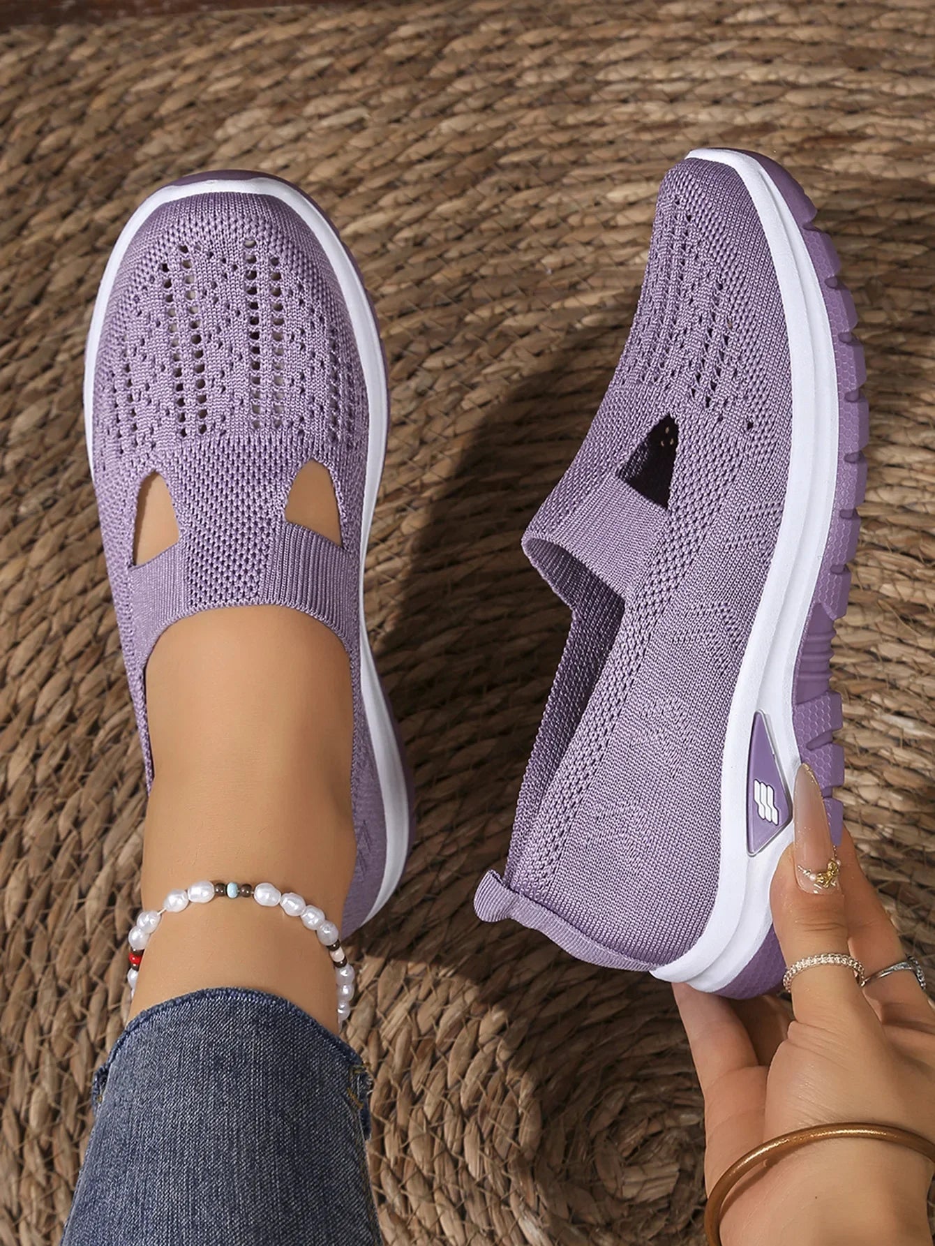 Women's Casual Sports Shoes with Breathable Mesh, Fashionable and Versatile, Soft Soles, Comfortable and Casual 2026 New