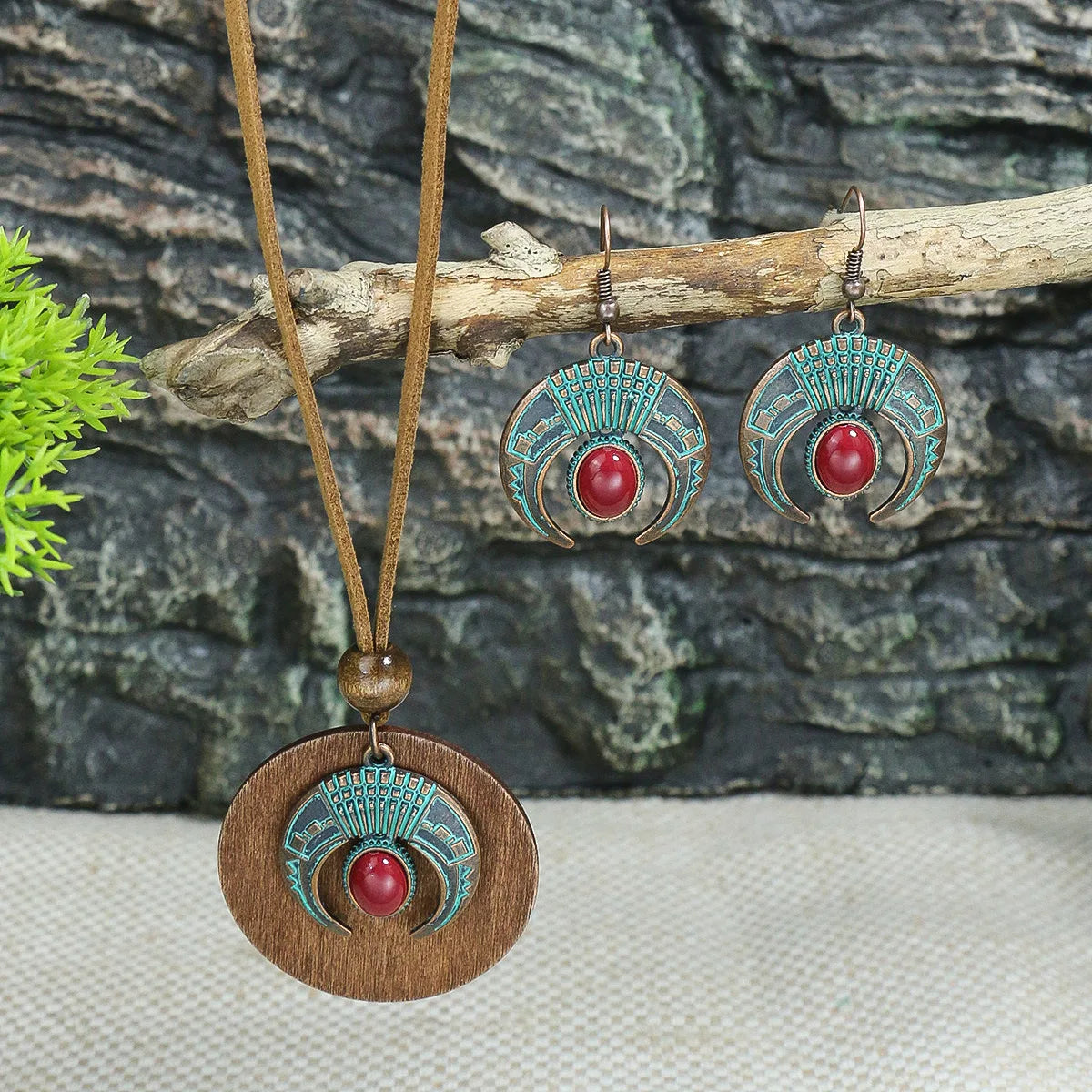Indian Jewelry Ethnic Moon Dangle Earrings Red/Blue Turquoises Antique Metal Pendant Earrings Female Retro jhumka