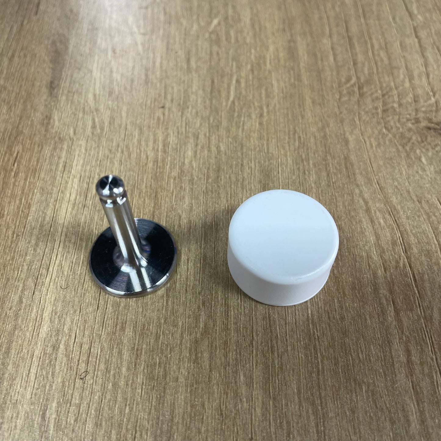 PVC Magnetic Lock White Cap with Stainless Steel Pin Plastic Lock for Restraint Belt Accessories Tools