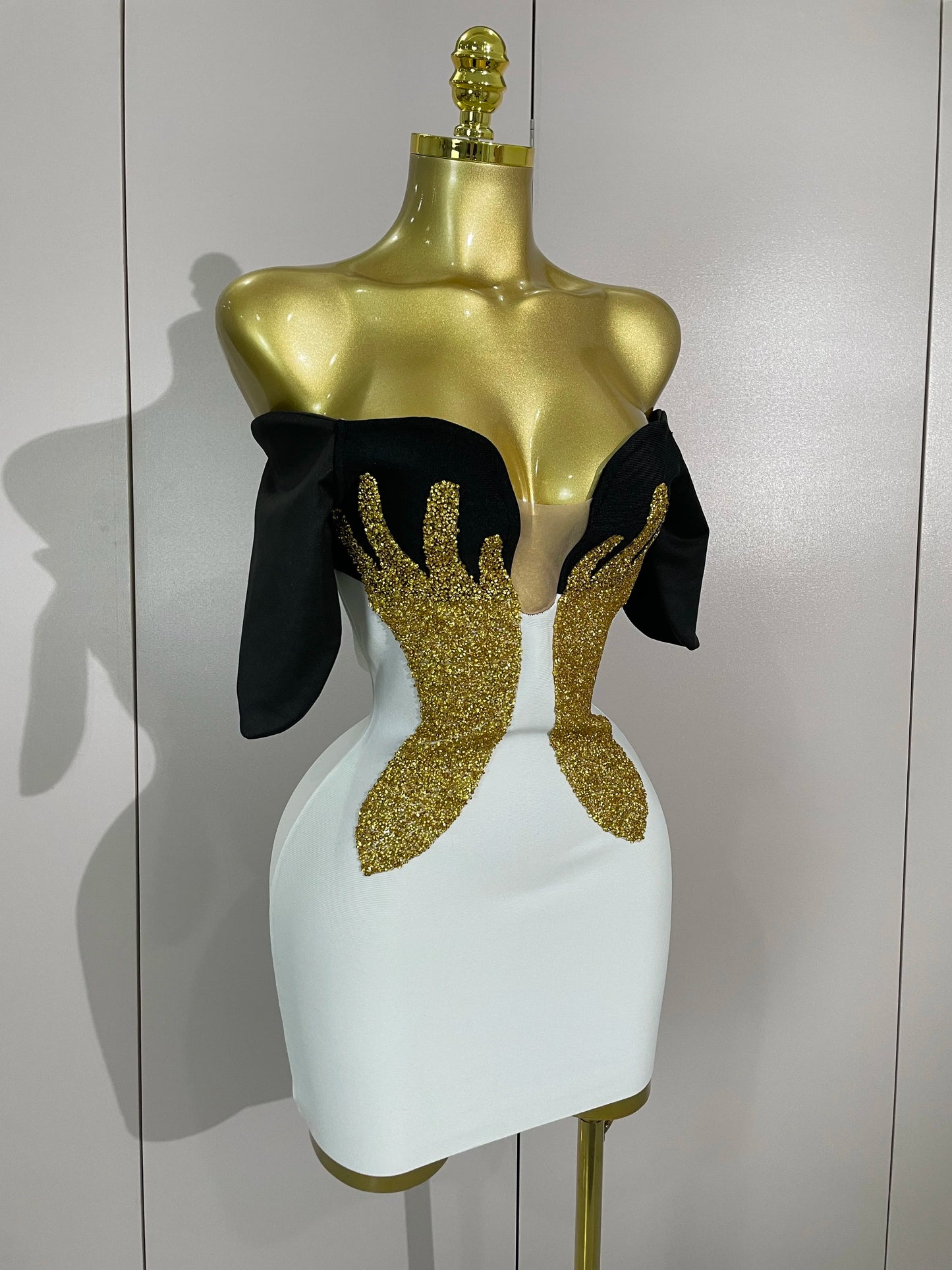 New Arrivals Sexy Shiny Golden Fine Diamonds White Bandage Mini Dress Women Celebrate Evening Prom Birthday Party Cocktail Dress