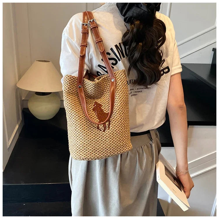 Fashionable Messenger Bag Women, Leather Shoulder Handbag With Gold Hardware, Elegant Crossbody For Daily Use Mom' Bag
