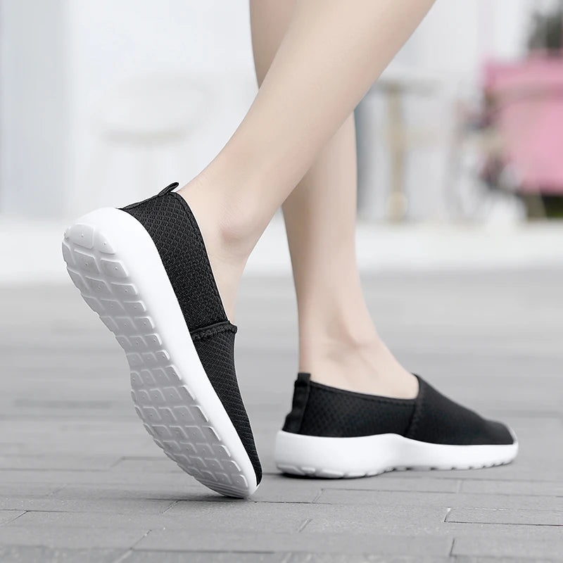 Breathable Women Running Shoes Lightweight Anti-slip Female Sports Shoes Outdoor Soft Loafers Women's Sneakers Fashion Tennis