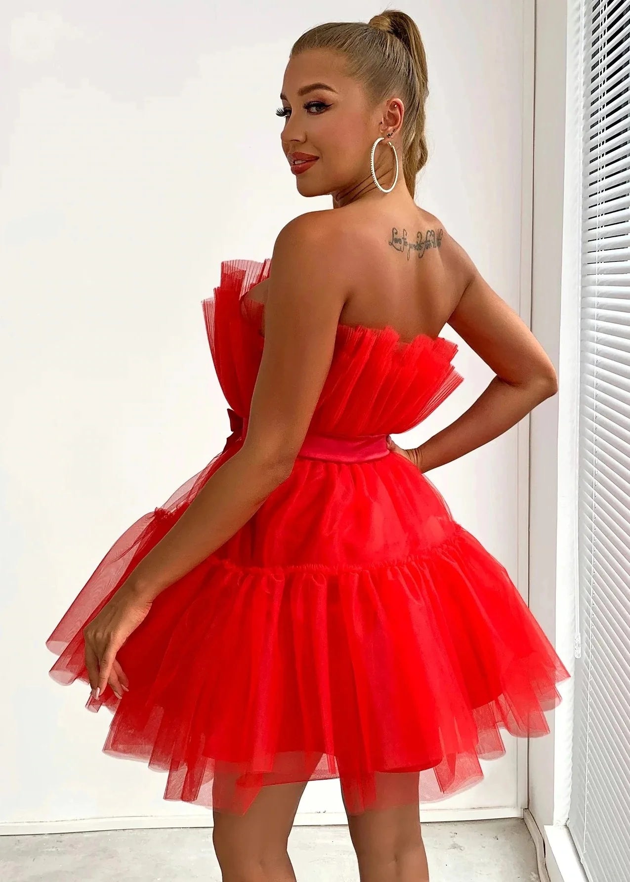 Summer Dress Women Off Shoulder Mesh Backless Tutu Tulle Lolita Pleated Dresses Women Strapless Date Ball Gown Dress Vestidos